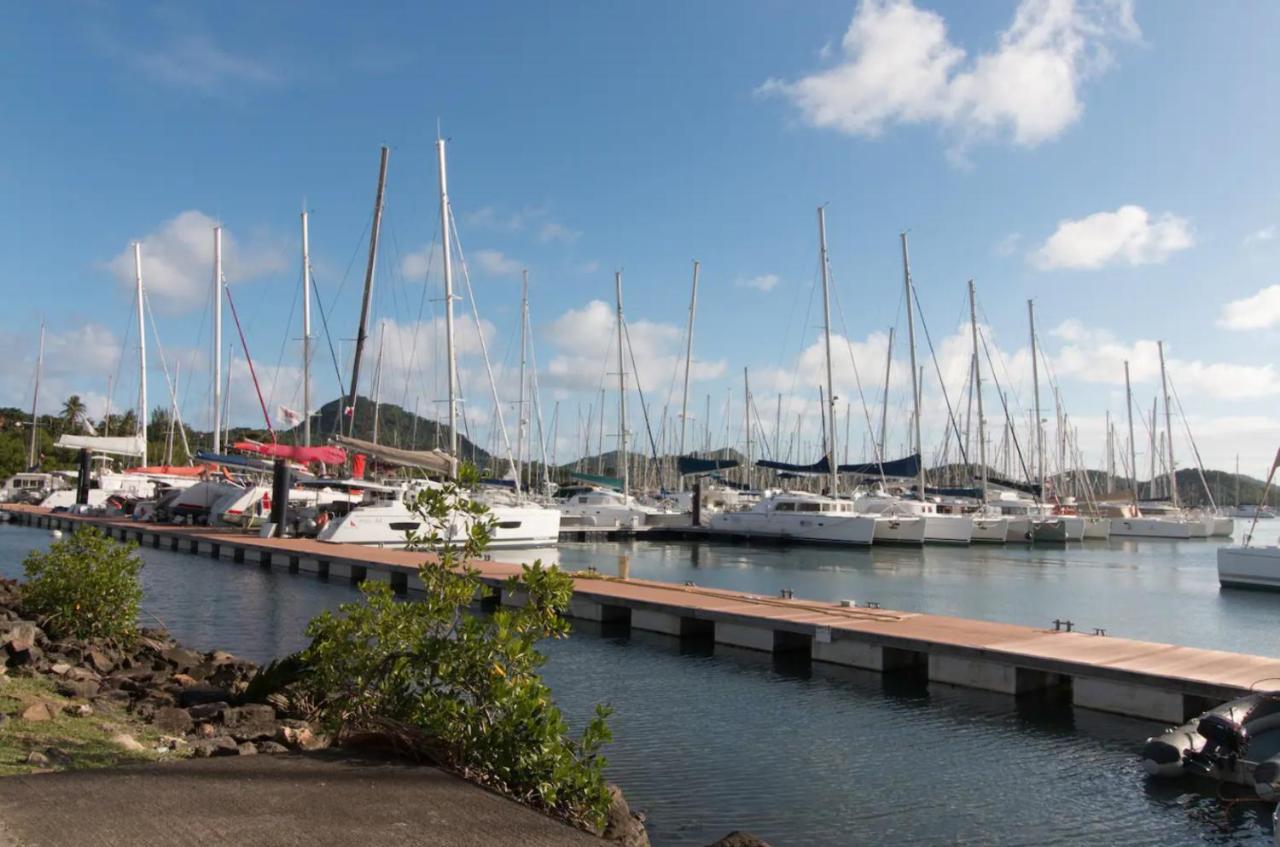 Apartamento Un Pied-A-Terre Face A La Marina Le Marin Exterior foto